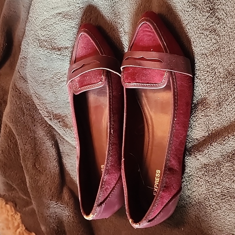 Maroon flats